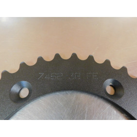 Couronne Suzuki DRZ 400 (38 dents)