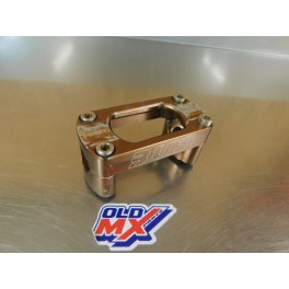 Pontet de tés BUD pour guidon sans barre 28,6mm