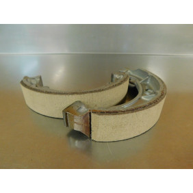 Mâchoires de frein Kawasaki ER 250 1983-84/ EX 305 GPZ 1985-89/ EX 500 GPZ 1987-91/ ZR 550 1983-84 41048-020
