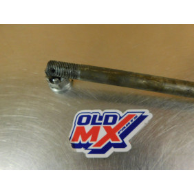 Axe de roue avant Honda 125 XL