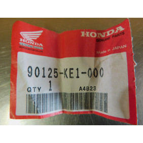 Goujon roue arrière Honda MTX 125 1983-1987, 1990 90125-KE1-000