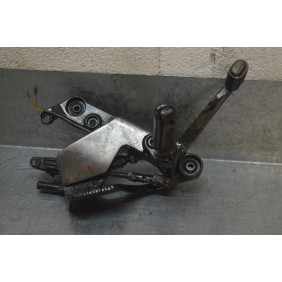 Platine repose pied droite + Maitre cylindre de frein...