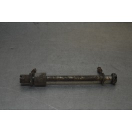 Axe de roue arrière+tendeurs Honda CB 125 S
