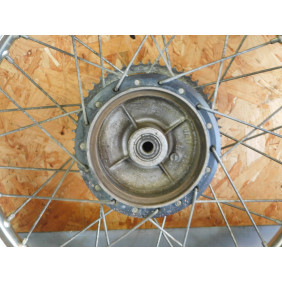 Roue arrière SUZUKI 125 DR TYPE SF43B