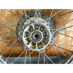 Roue arrière SUZUKI 200 TSR 