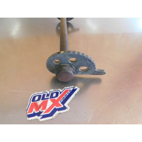 Axe de roue arrière + tendeurs YAMAHA 125 DTMX 