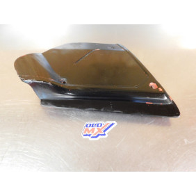 Plaque latéral gauche HONDA 125 XLS
