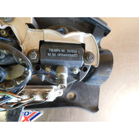 Compteur + compte tour TRIUMPH TIGER 900