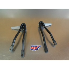 Support de cales pieds + cales pieds Aprilia 125 SX 