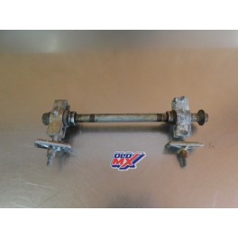 Axe de roue arrière  Honda 600 Transalp
