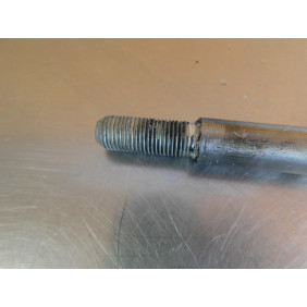 Axe de roue avant Honda 600 Transalp