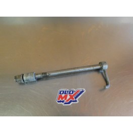 Axe de roue avant Honda 125 XL