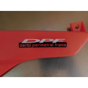 Cache latéral droit neuf DERBI Senda 00H00527691