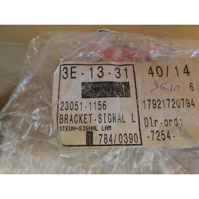 Support de clignotant arrière droit Kawasaki ZX750 1985-1986/ ZX900 1984-1990,93 23051-1156