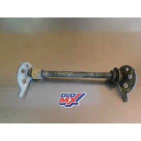 Axe de roue arrière Yamaha 125 DTMX