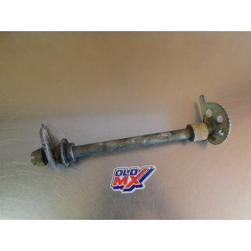Axe de roue arrière Yamaha 125 DTMX