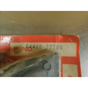 Machoire de frein Suzuki DR 500 1983-84/ QUADRUNNER 125 1983-84/ PE 250 1980-81/ 400 1996, 99 54410-37200