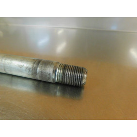 Axe de roue arrière + ecrou Honda CBR 1000 1987-1999/ CBR 1100 42301-MM5-000